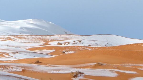 В пустыне Сахара второй год подряд выпал снег - Sputnik Таджикистан