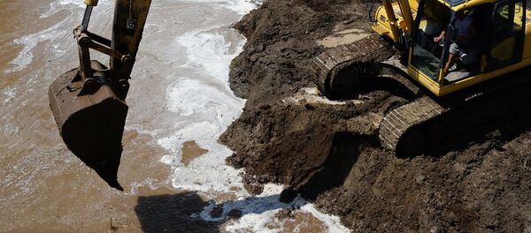 Укрепление берега реки, архивное фото Укрепление берега реки, архивное фото - Sputnik Таджикистан