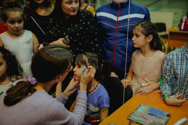 Детская новогодняя ёлка во дворце борьбы имени Ивана Ярыгина - Sputnik Таджикистан