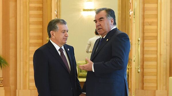 Президент РТ Эмомали Рахмон и президент Узбекистана Шавкат Мирзиеев, архивное фото - Sputnik Таджикистан