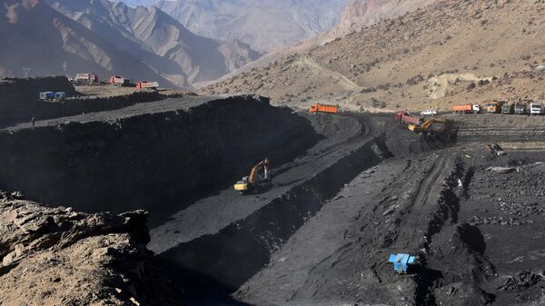 Разработка угольного месторождения в Таджикистане, архивное фото - Sputnik Таджикистан
