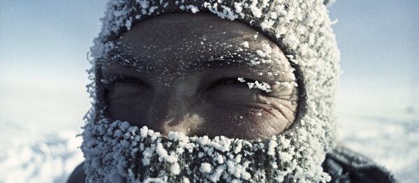 Врач-физиолог Александр Завадовский на станции Восток, архивное фото - Sputnik Таджикистан