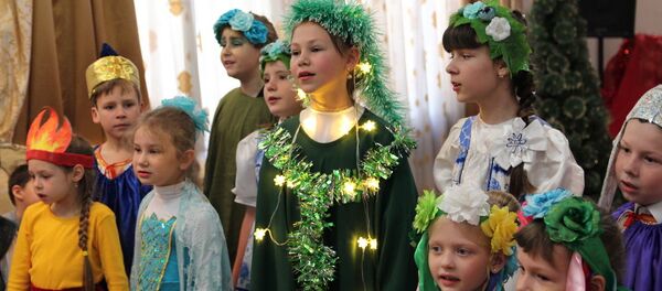 Дети военнослужащих 201-й военной базы выступили в Душанбе Дети военнослужащих 201-й военной базы выступили в Душанбе - Sputnik Таджикистан