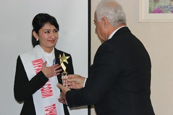 В Таджикистане объявлена лучшая воспитательница 2017 года - Sputnik Тоҷикистон