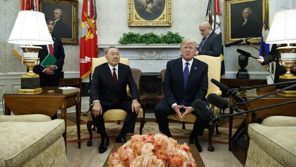 Президент Казахстана Нурсултан Назарбаев и президент США Дональд Трамп - Sputnik Таджикистан