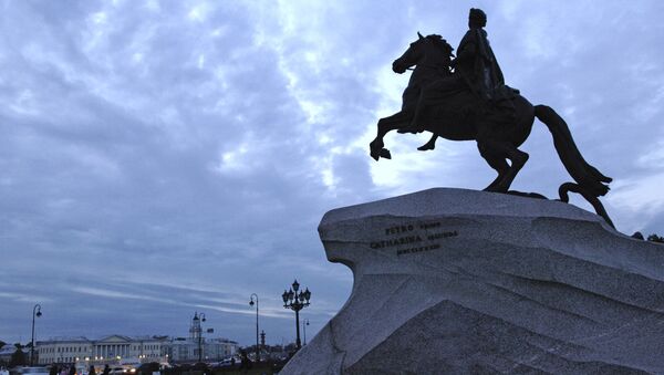 Памятник Петру I на Сенатской площади Санкт-Петербурга - Sputnik Таджикистан