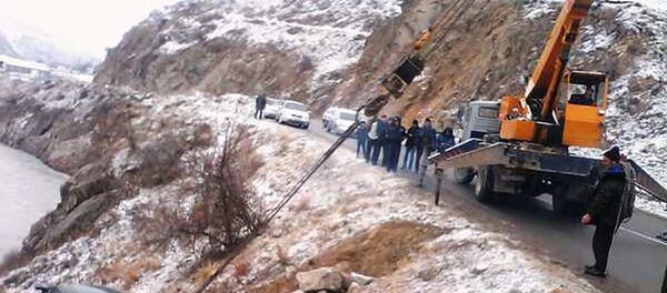 ДТП из-за образовавшегося гололёда в Таджикистане, архивное фото - Sputnik Тоҷикистон