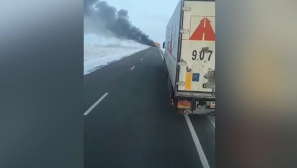 52 человека сгорели в автобусе в Казахстане - Sputnik Таджикистан