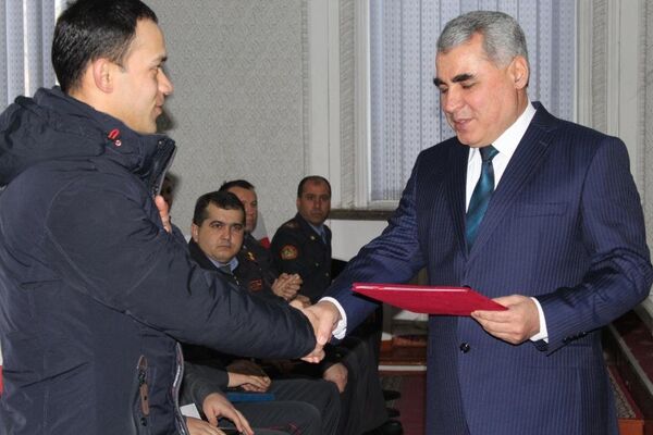 Қадршиносии ду нафар ҷавон барои иҷрои қарзи шаҳрвандӣ - Sputnik Тоҷикистон