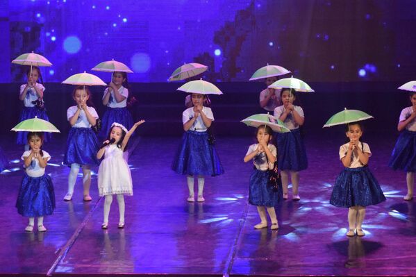 В Таджикском Государственном Академическом театре оперы и балета имени С. Айни состоялся концерт студии Хафтранг - Sputnik Таджикистан