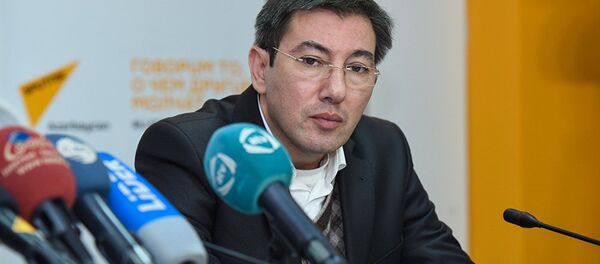 Политолог Ильгар Велизаде Политолог Ильгар Велизаде - Sputnik Таджикистан