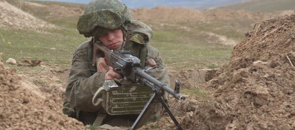 Военнослужащий РВБ в Таджикистане, архивное фото - Sputnik Таджикистан