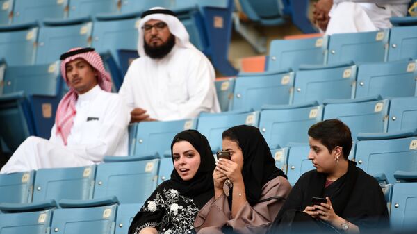 Женщины на стадионе в Эр-Рияде, Саудовская Аравия - Sputnik Таджикистан