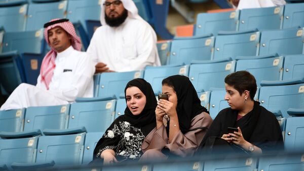 Женщины на стадионе в Эр-Рияде, Саудовская Аравия - Sputnik Таджикистан