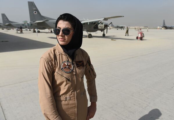 Нилуфар Рахмани, пилот военного самолета из Афганистана - Sputnik Таджикистан