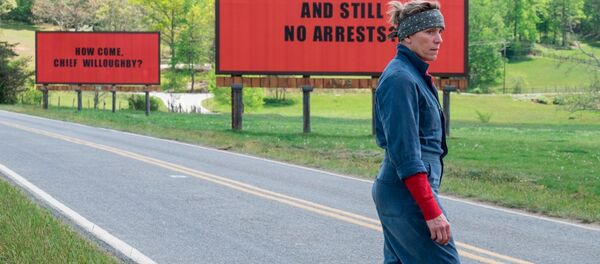 Три билборда на границе Эббинга, Миссури Три билборда на границе Эббинга, Миссури - Sputnik Таджикистан