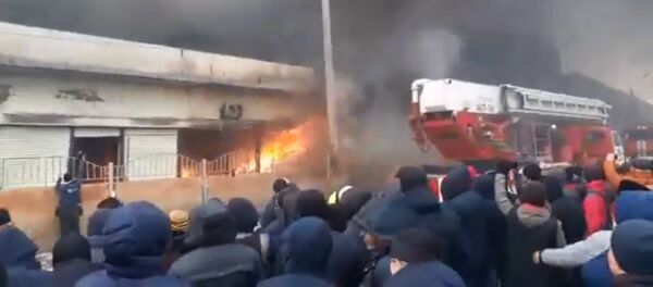 На Ошском рынке крупный пожар — видео - Sputnik Таджикистан