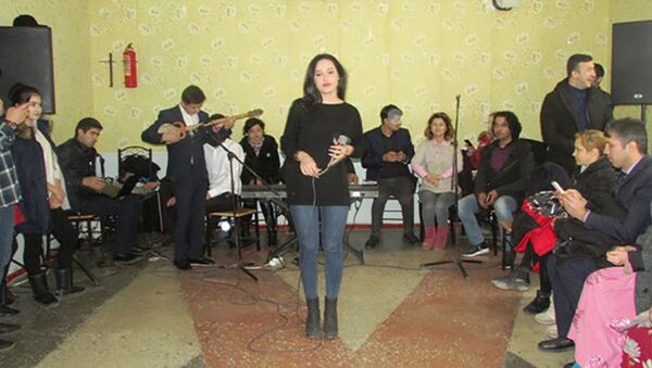 Благотворительный концерт студентов в доме престарелых - Sputnik Таджикистан