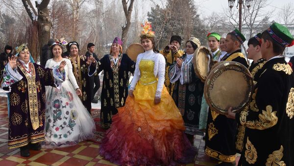 Праздник Сада в парке Дружбы Народов в Душанбе - Sputnik Таджикистан