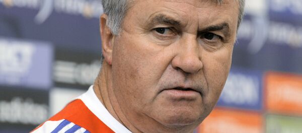 Гус Хиддинк в 2006 году вывел сборную Австралии в 1/8 финала чемпионата мира, а сборную России привел к бронзе ЧЕ-2008. - Sputnik Тоҷикистон