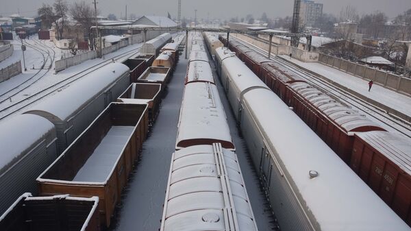 Поезда на железной дороге, архивное фото - Sputnik Таджикистан