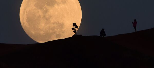 Луна, архивное фото - Sputnik Таджикистан
