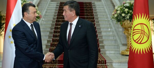 Президент Сооронбай Жээнбеков встретился с Премьер-министром Таджикистана Кохиром Расулзодой - Sputnik Тоҷикистон