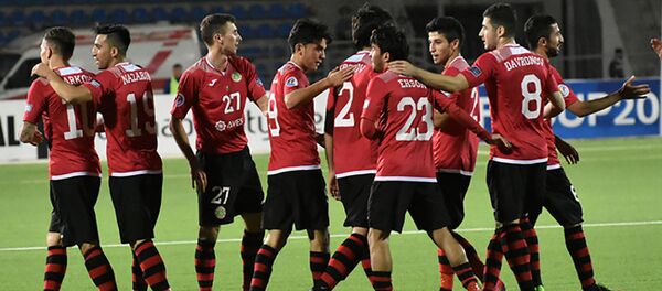 Таджикские футболисты, архивное фото Таджикские футболисты, архивное фото - Sputnik Тоҷикистон