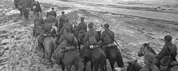 Кавалеристы, архивное фото Кавалеристы, архивное фото - Sputnik Таджикистан