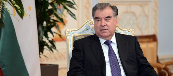 Президент Республики Таджикистан Эмомали Рахмон, архивное фото Президент Республики Таджикистан Эмомали Рахмон, архивное фото - Sputnik Тоҷикистон