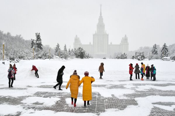 Снегопад в Москве, архивное фото - Sputnik Таджикистан