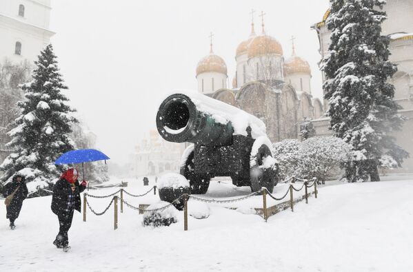 Снегопад в Москве, архивное фото - Sputnik Таджикистан
