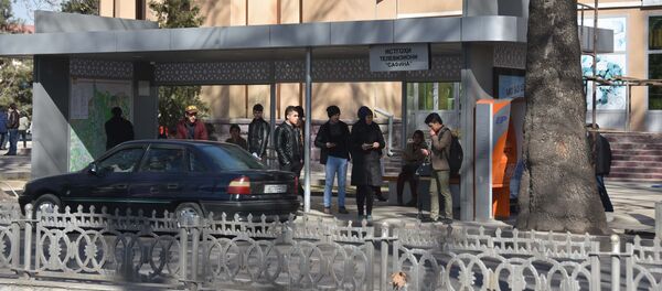 Автобусная остановка в Душанбе, архивное фото - Sputnik Таджикистан