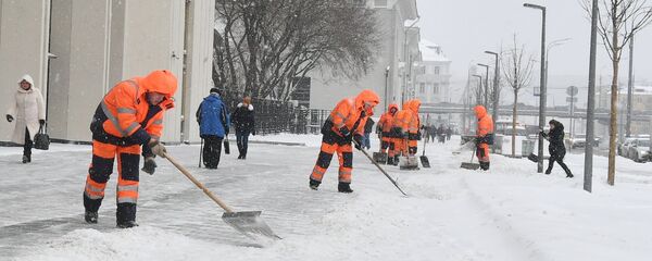 Коммунальные службы Москвы ликвидируют последствия сильного снегопада, архивное фото Коммунальные службы Москвы ликвидируют последствия сильного снегопада, архивное фото - Sputnik Таджикистан