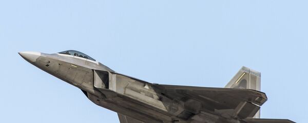 Истребитель F-22 ВВС США Истребитель F-22 ВВС США - Sputnik Таджикистан