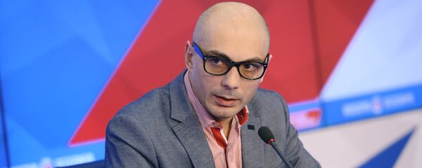 Российский журналист и радиоведущий Армен Гаспарян Российский журналист и радиоведущий Армен Гаспарян - Sputnik Таджикистан