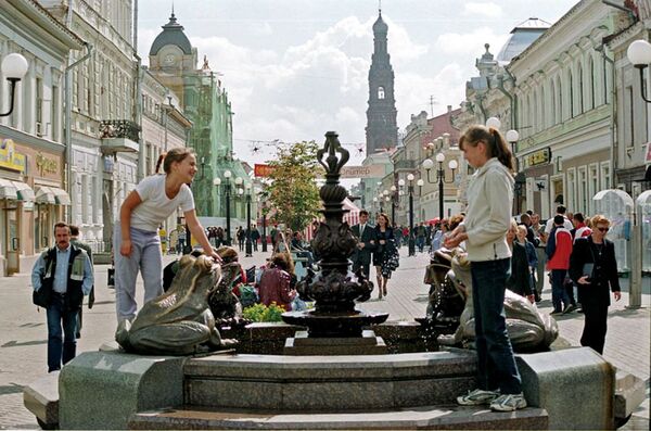 Улица Баумана в Казани. Одна из самых старых улиц города. До революции называлась Богоявленской в честь расположенного здесь собора Улица Баумана в Казани. Одна из самых старых улиц города. До революции называлась Богоявленской в честь расположенного здесь собора - Sputnik Таджикистан