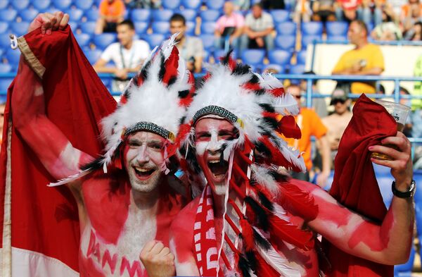 Болельщики сборной Дании – бикфордов шнур для датского динамита Болельщики сборной Дании – бикфордов шнур для датского динамита - Sputnik Таджикистан