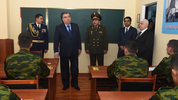 Президент Таджикистана Эмомали Рахмон открыл Центр управления Вооруженными силами Республики Таджикистан - Sputnik Тоҷикистон
