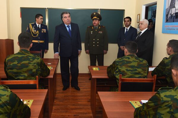 Президент Таджикистана Эмомали Рахмон открыл Центр управления Вооруженными силами Республики Таджикистан - Sputnik Таджикистан