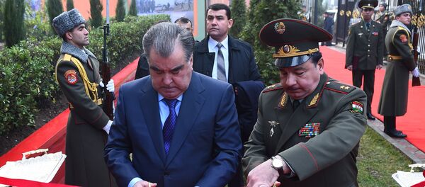 Президент Таджикистана Эмомали Рахмон открыл Центр управления Вооруженными силами Республики Таджикистан - Sputnik Тоҷикистон