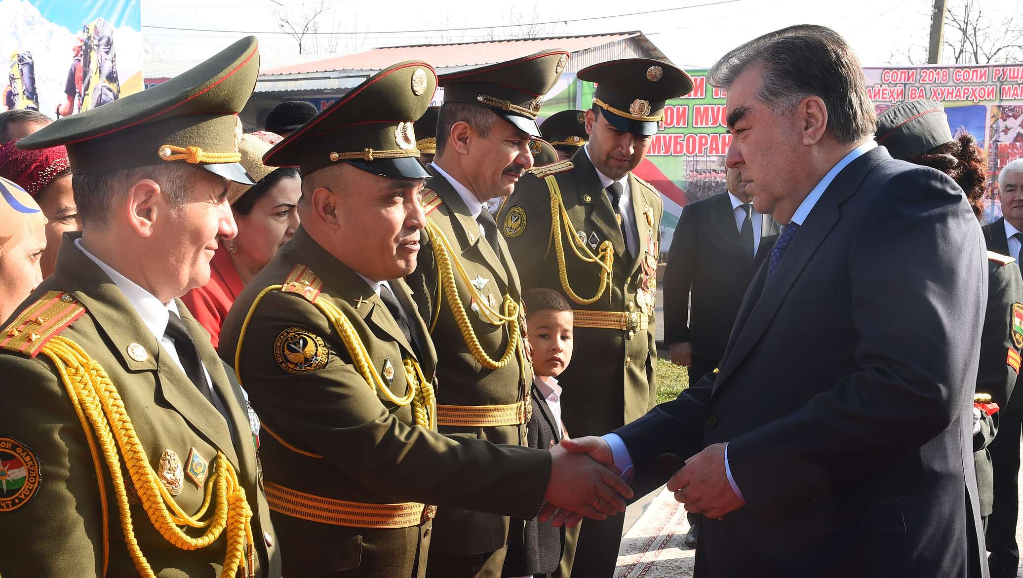 Харби точикистон. Эмомали Рахмон. Эмомали Рахмон артиши шимлли. Генерал армии Таджикистана Эмомали Рахмон. Эмомали Рахмон в армии