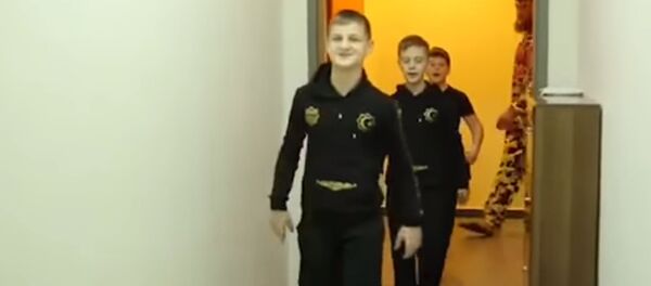 Сыновья Кадырова ответили казахстанскому мальчику, вызвавшему их на бой - Sputnik Таджикистан