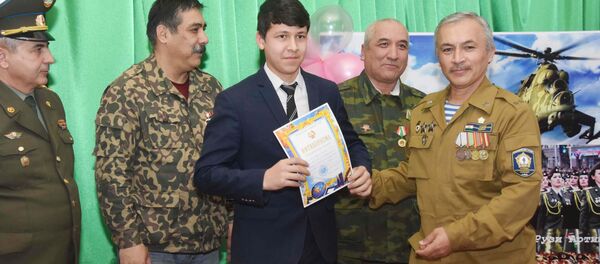 Встреча с ветеранами афганской войны в школе номер 8 города Душанбе, архивное фото Встреча с ветеранами афганской войны в школе номер 8 города Душанбе, архивное фото - Sputnik Таджикистан