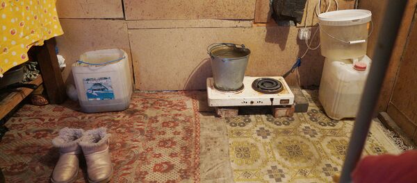 Комната таджикской мигрантки Шоисты Кодировой Комната таджикской мигрантки Шоисты Кодировой - Sputnik Тоҷикистон