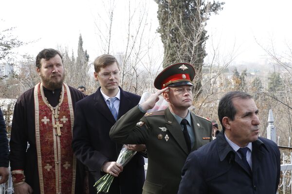 Мемориальный комплекс  на православном кладбище в Душанбе. - Sputnik Таджикистан