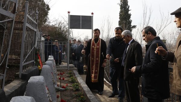 Мемориальный комплекс  на православном кладбище в Душанбе - Sputnik Таджикистан