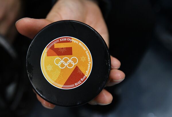 Шайба турнира по хоккею на XXIII зимних Олимпийских играх - Sputnik Таджикистан