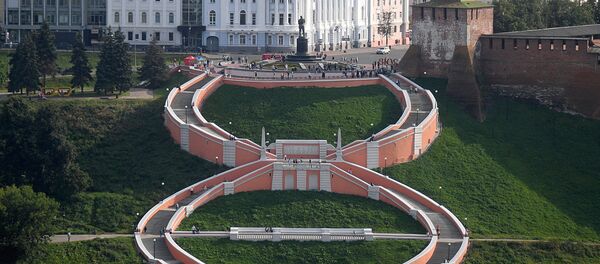 Чкаловская лестница – монументальная лестница в историческом центре Нижнего Новгорода, соединяющая Верхне-Волжскую и Нижне-Волжскую набережные Чкаловская лестница – монументальная лестница в историческом центре Нижнего Новгорода, соединяющая Верхне-Волжскую и Нижне-Волжскую набережные - Sputnik Таджикистан