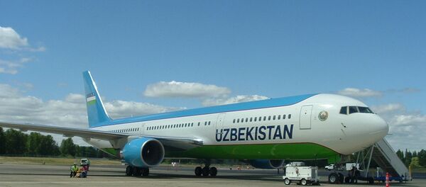 Самолет Boeing 767-300ER узбекских авиалиний - Sputnik Таджикистан